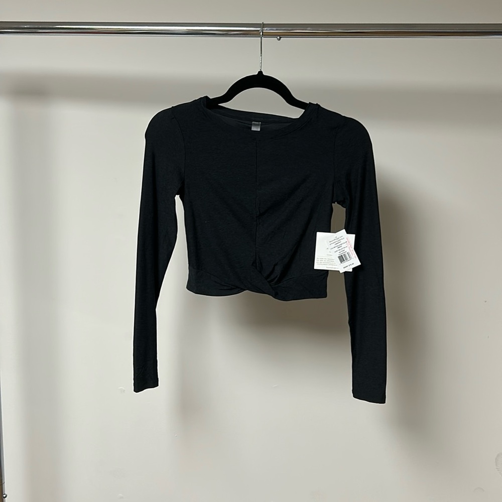 Beyond yoga center stage cropped pullover long sleeve dark night heather